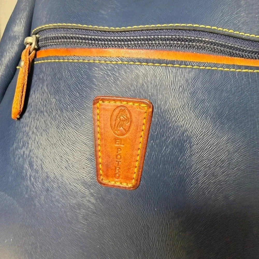 El Potro embrace touch